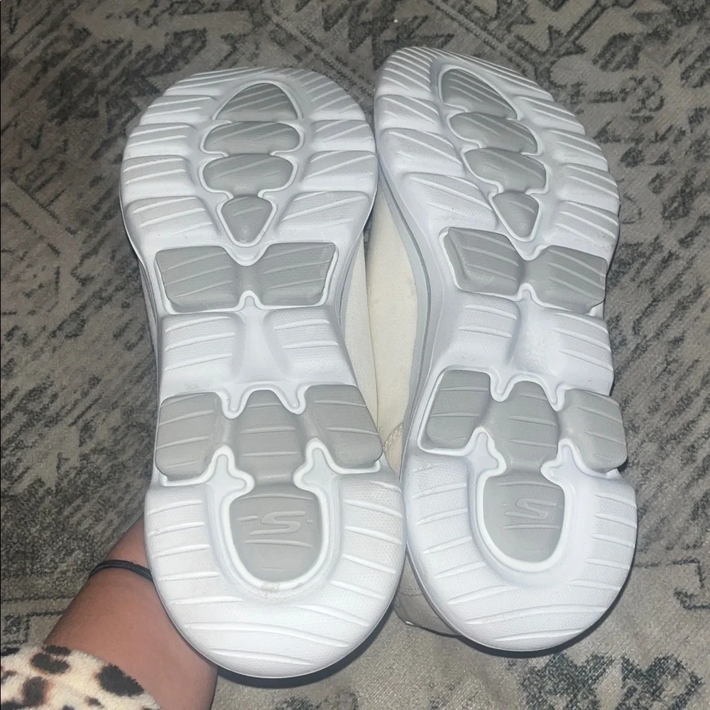 Skechers Women's white Slip-On Sneakers size 9.5